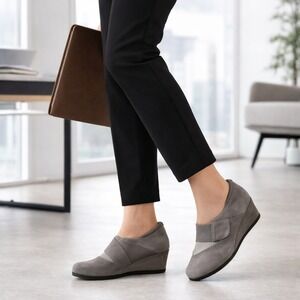 Earthies Bondy Dusty Grey Suede Wedge Pump Comfort Shoes Women's 7.5 Leather